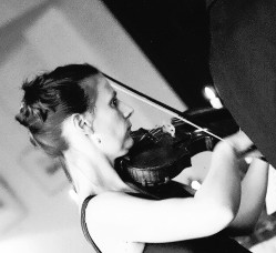 Anja Sommer-Rau, Violine und Viola